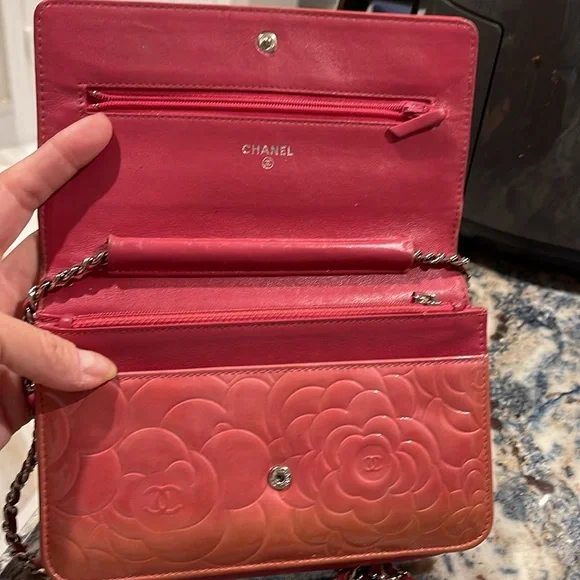 Chanel wallet on a chain - Picture 2 of 5